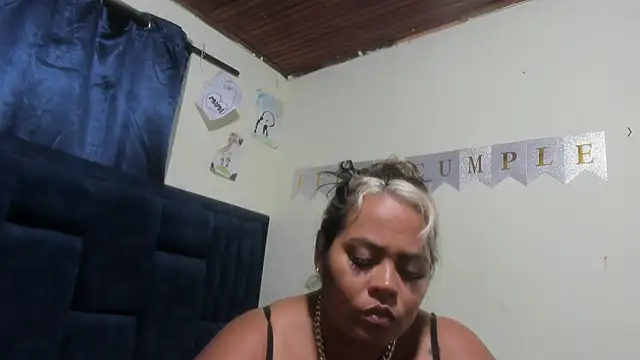 EmilyDuran_ Chat XXX in diretta