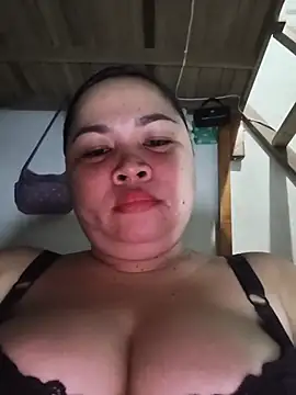 Chatroom XXX en direct de Sweetlorie_83