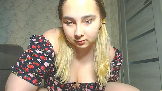 DolphinDreams' Live XXX Chat