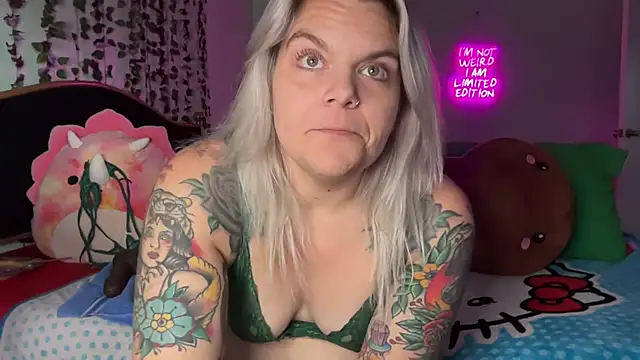 Živý XXX chat CherryBombBomb