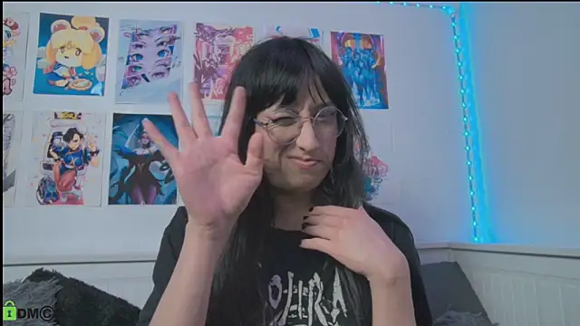 Chatroom XXX en direct de snowblack_