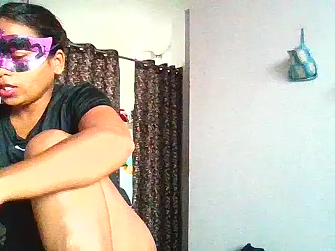 Chat +18 de RUKMINI_60 ao vivo