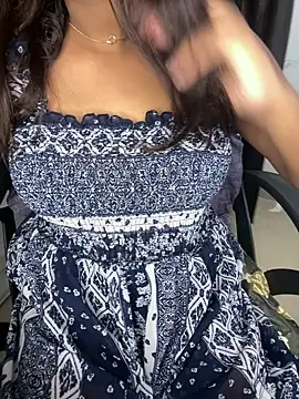 Vidhii004's Live XXX Chat