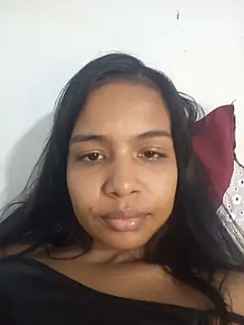 dialahassen Adlı Modelin Canlı XXX Sohbeti