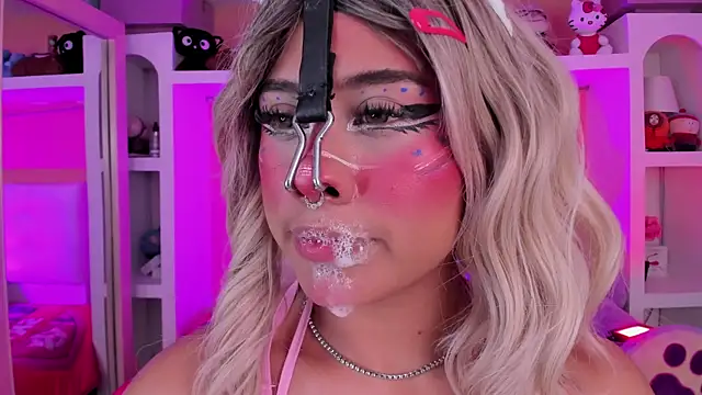 צ'אט XXX בשידור חי של miss___megan