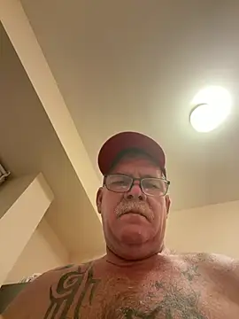 Caesar_Baxter 即時 XXX 聊天