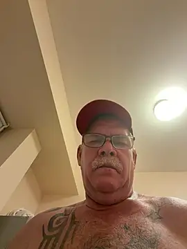 Czat XXX na żywo – Caesar_Baxter