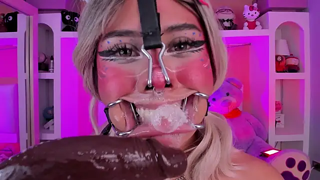 צ'אט XXX בשידור חי של miss___megan
