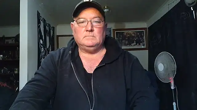 KINKYBLUEYES69's Live XXX Chat