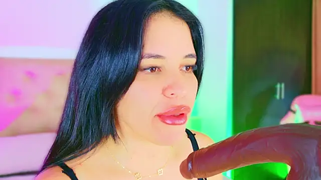 CharlootteEvansn Live XXX chat