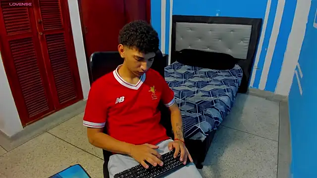 efrain_boy লাইভ XXX চ্যাট