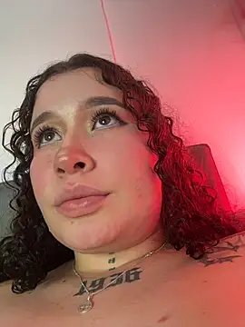 Doll_Ivy Chat XXX in diretta