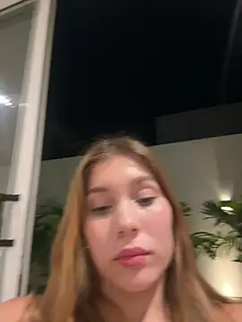 Nikii__ Chat XXX in diretta