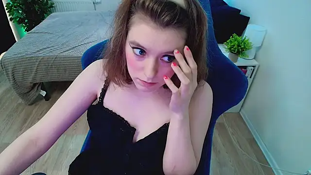 XXX chat uživo modela CranberryHot