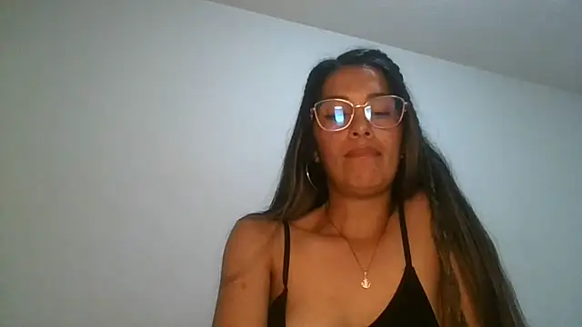 Juanabrunette7 Adlı Modelin Canlı XXX Sohbeti