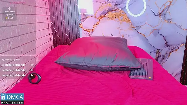 MaeveKuro's Live XXX Chat