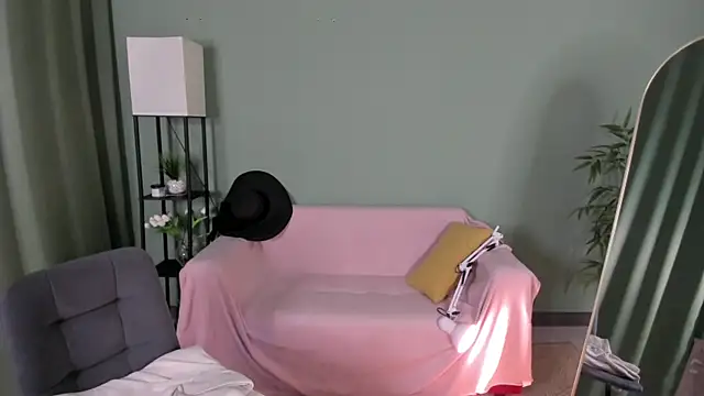 LeticiaRomano XXX чат на живо