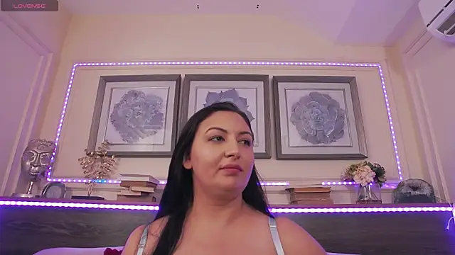 BustyEva_ élő XXX-chatje