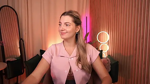 LucreciaStorm's Live XXX Chat