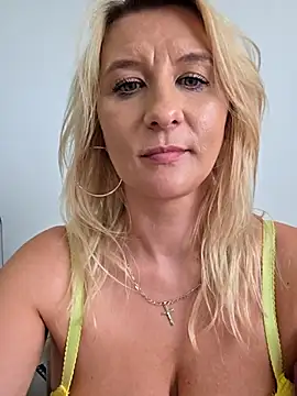 KaylinJan live XXX chat