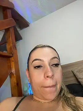 Chat XXX en directo de Moon_Blake