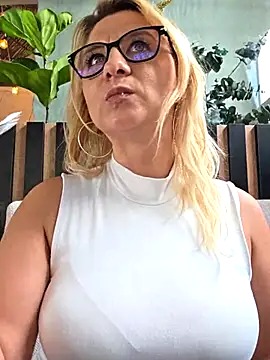KaylinJan Live XXX-chat