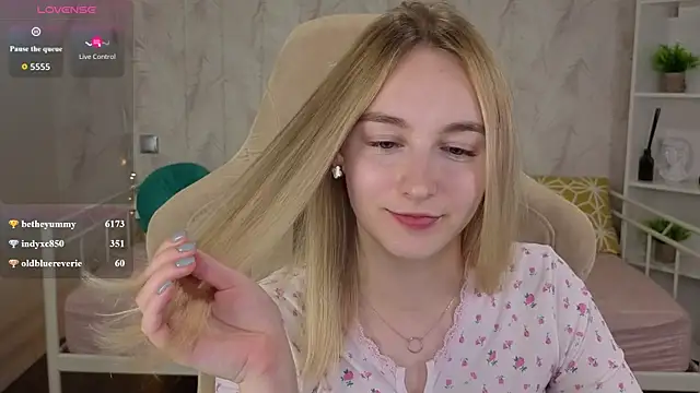 Shy_Polly Live XXX-Chat
