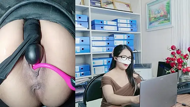 Julie-Rosee Live XXX Chat