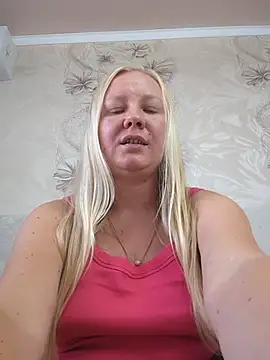 Chat XXX en directo de PrettyHairyBlonde