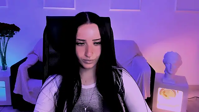 MonicaLowes Adlı Modelin Canlı XXX Sohbeti
