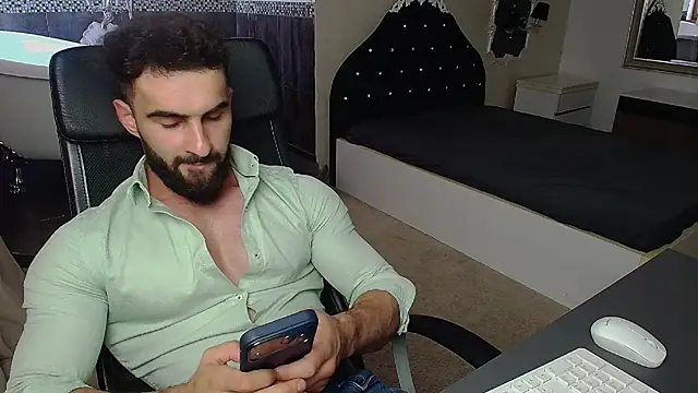MicahLane Chat XXX in diretta