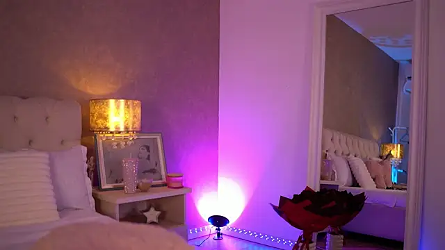 دردشة OhhAisha الجنسية المباشرة