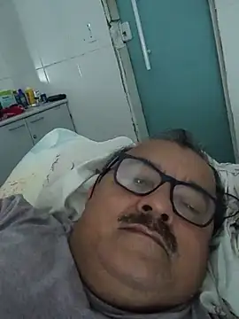 Misterymem63 Adlı Modelin Canlı XXX Sohbeti