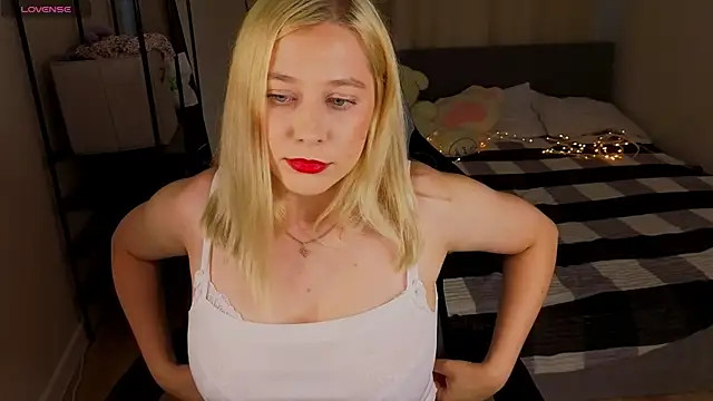 AmeliaxCandy Chat XXX in diretta