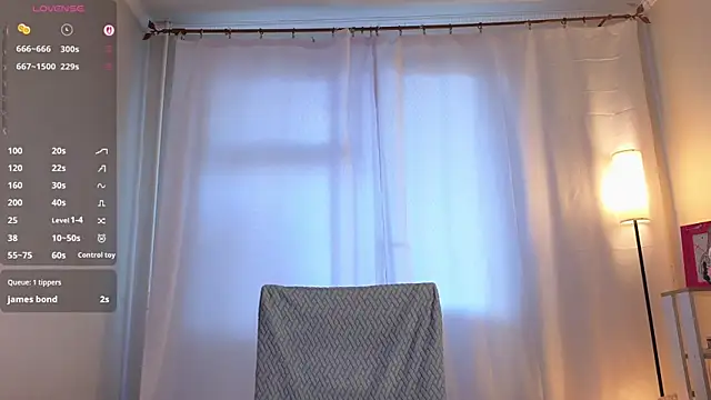 Chat +18 de NovaOliphant ao vivo
