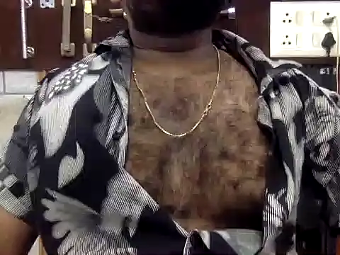 צ'אט XXX בשידור חי של naughtydaddyy