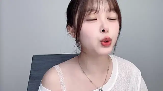 Winnie005 即時 XXX 聊天
