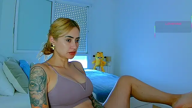 Chat +18 de pennyyy_ ao vivo