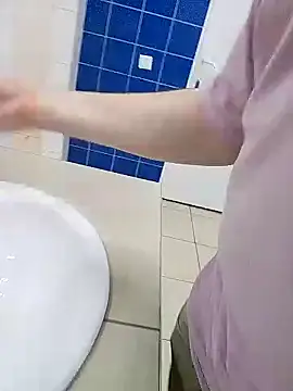 Pokaz2020 Adlı Modelin Canlı XXX Sohbeti