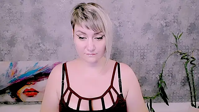Djullia Adlı Modelin Canlı XXX Sohbeti