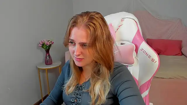 EllaBells XXX чат на живо