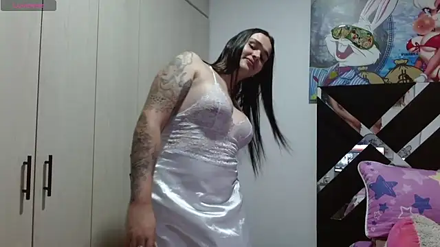 Chat XXX en directo de SarithaBunny