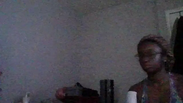 Show modela BedazedFirefly na web-kameri