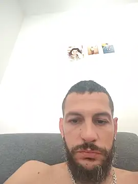 Lebarbu69020's Live XXX Chat