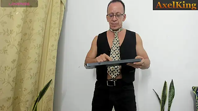 _axelking_'s Live XXX Chat