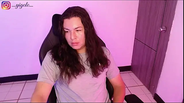 Živý XXX chat Yigolo__