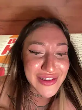 Chat XXX en directo de SaintSquirt