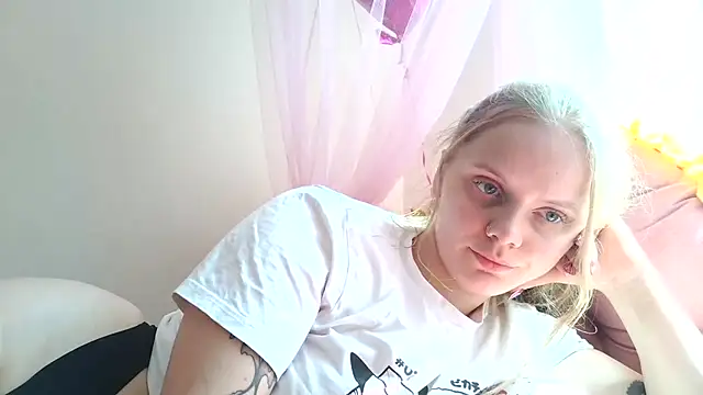 CherrysGotCakes élő XXX-chatje