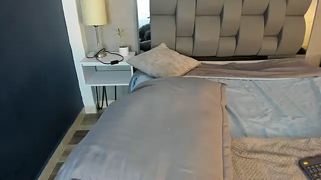 Charlie___Musk লাইভ XXX চ্যাট