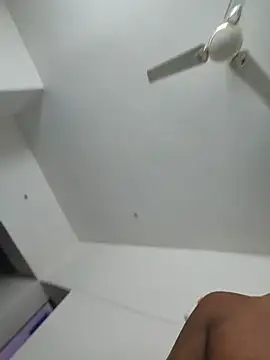 Paramkeerthi 라이브 XXX 채팅